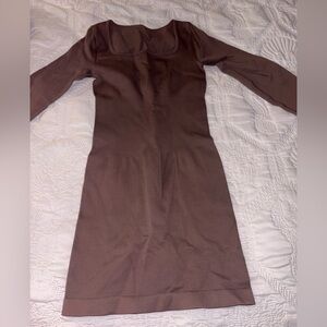 Elegant Brown Long-Sleeve Dress